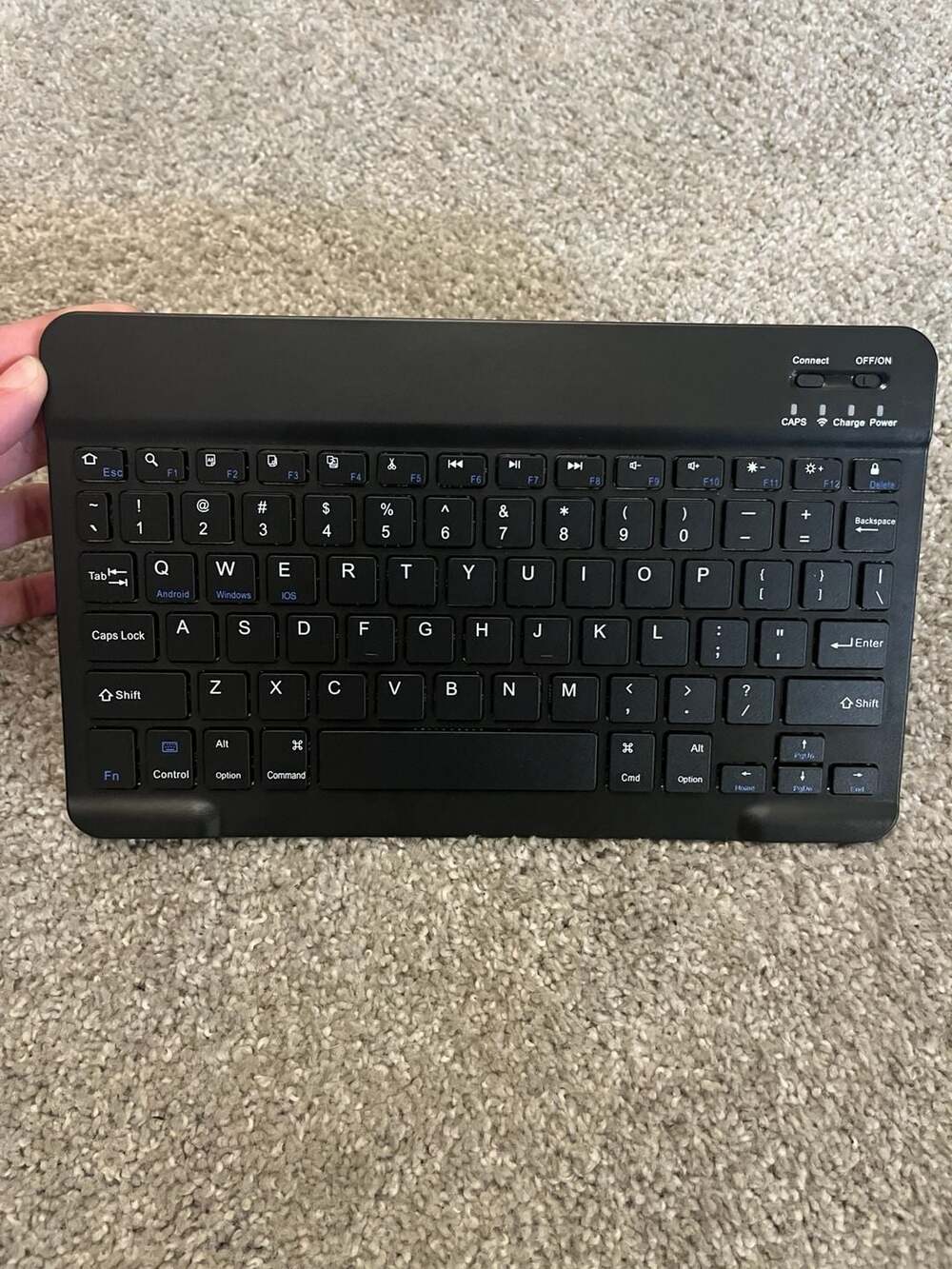 Universal Slim Bluetooth Wireless Keyboard for Tablet and Smartphone